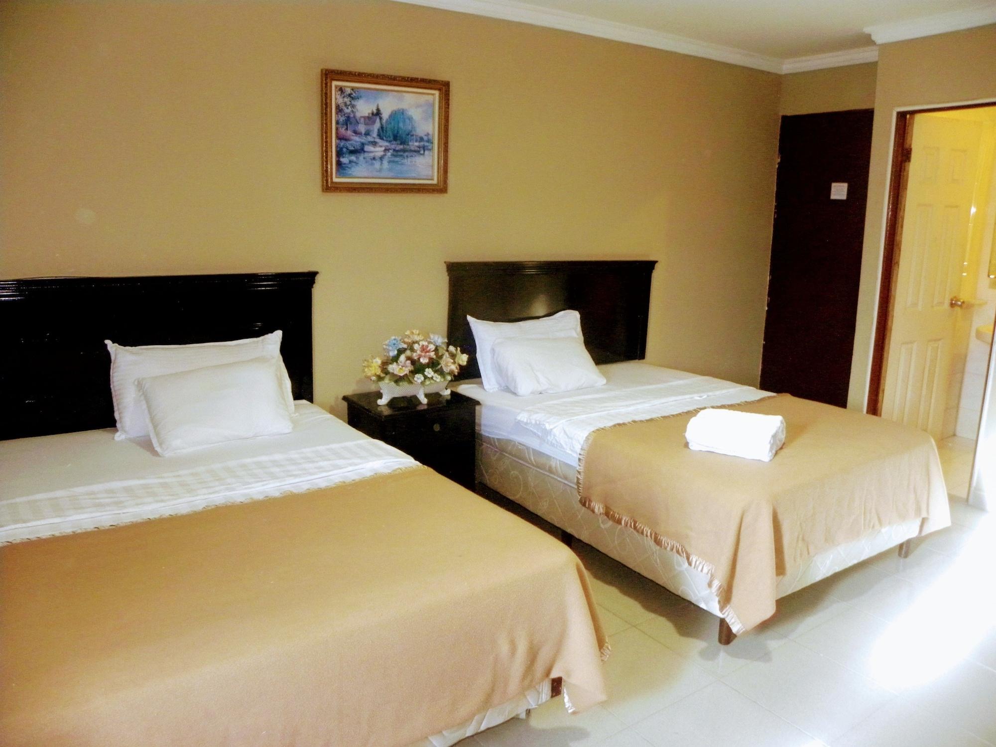 Meryland Hotel Colon Bagian luar foto