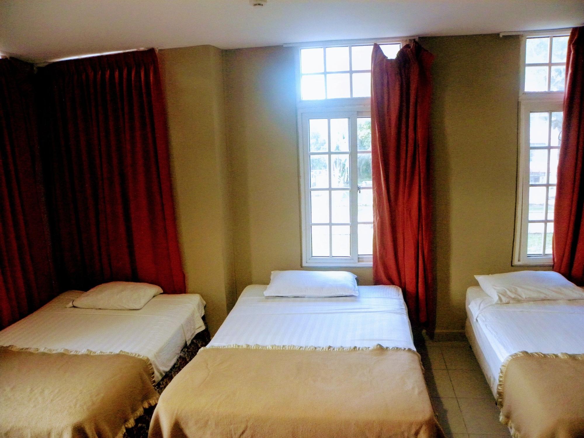 Meryland Hotel Colon Bagian luar foto