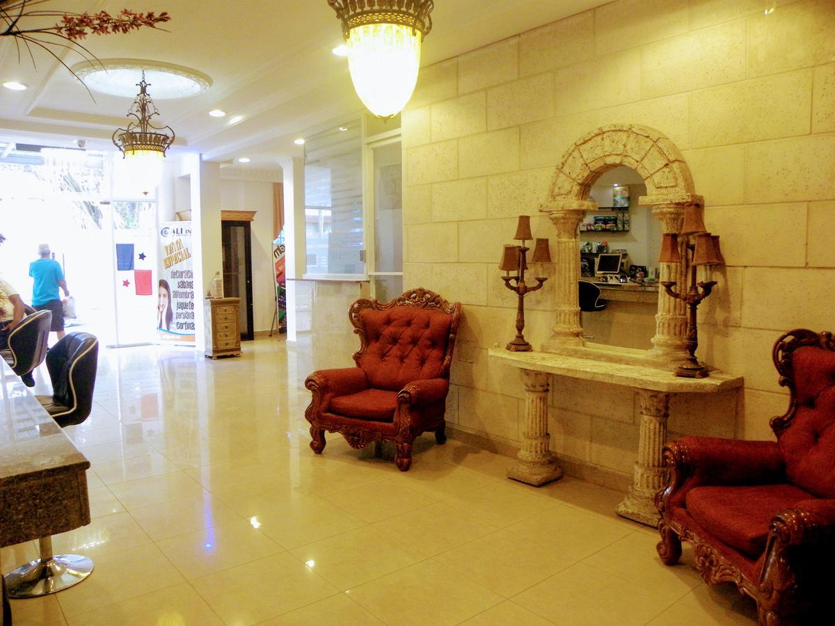 Meryland Hotel Colon Bagian luar foto