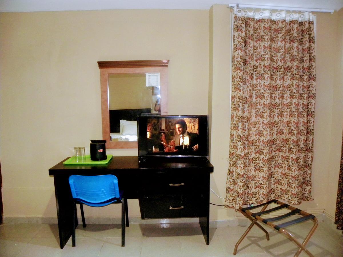 Meryland Hotel Colon Bagian luar foto