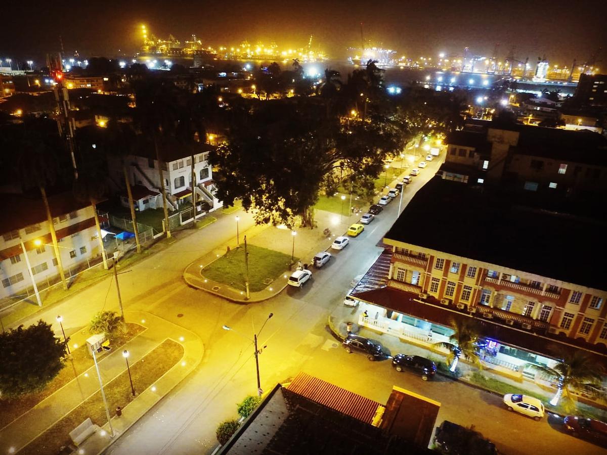 Meryland Hotel Colon Bagian luar foto