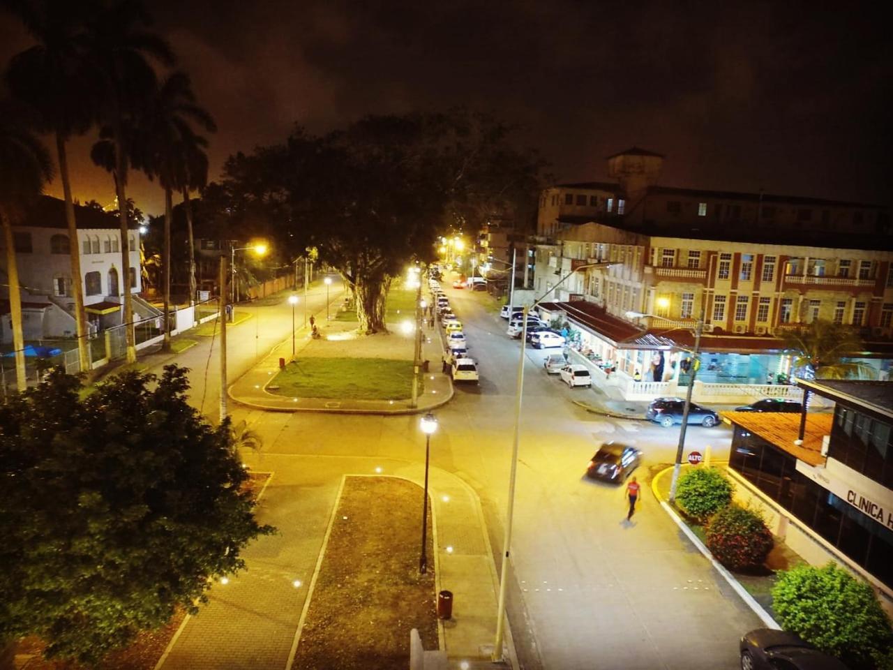 Meryland Hotel Colon Bagian luar foto
